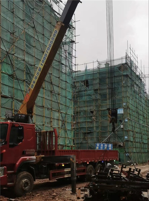 城口县“慢工细活”—— 吊车的 “微动控制” 技术